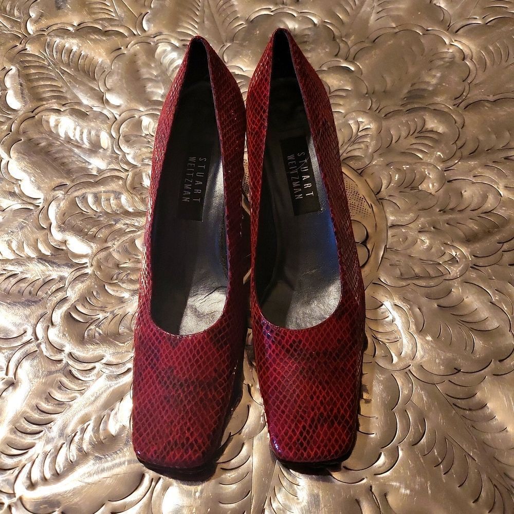 Stuart Weitzman cranberry diamondbac size 8.5 AA only worn 1 time beautiful